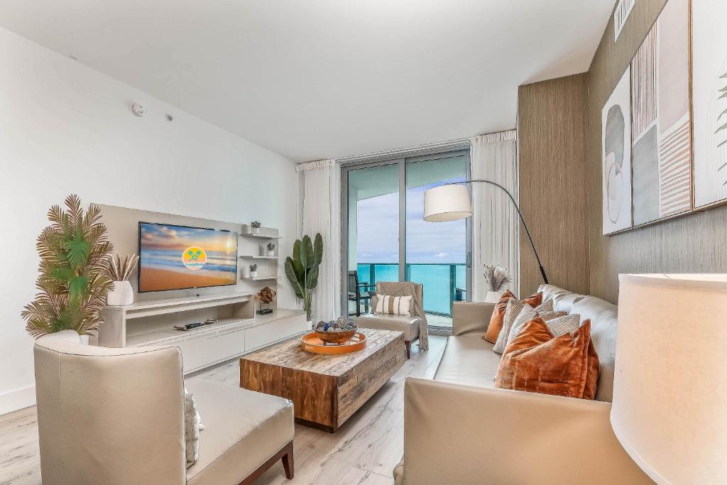 Luxurious Beachfront 2-Bedroom 2-Bathroom with balcony Condo at Lyft Resort & Residences - Miami Beach