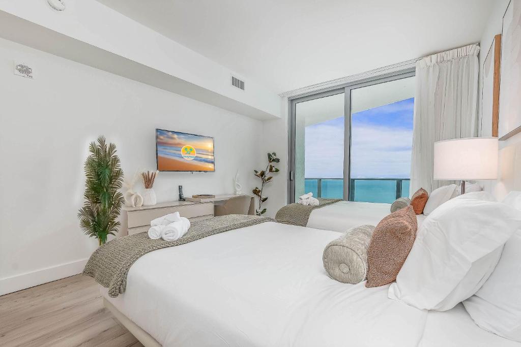 Luxurious Beachfront 2-Bedroom 2-Bathroom with balcony Condo at Lyft Resort & Residences - Miami Beach