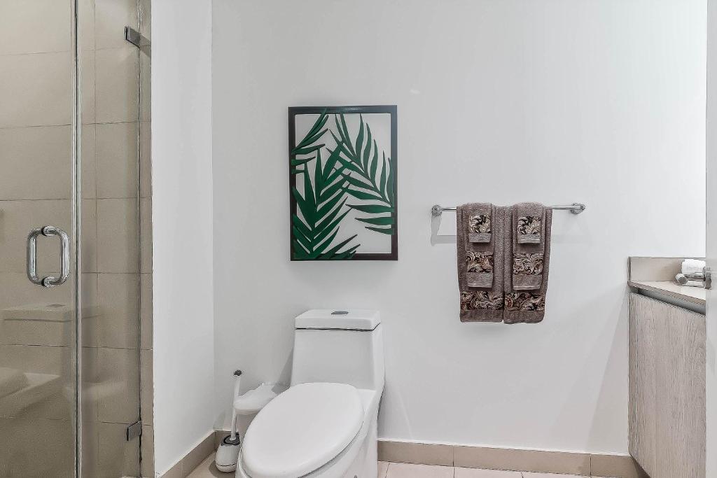 Luxurious Beachfront 2-Bedroom 2-Bathroom with balcony Condo at Lyft Resort & Residences - Miami Beach