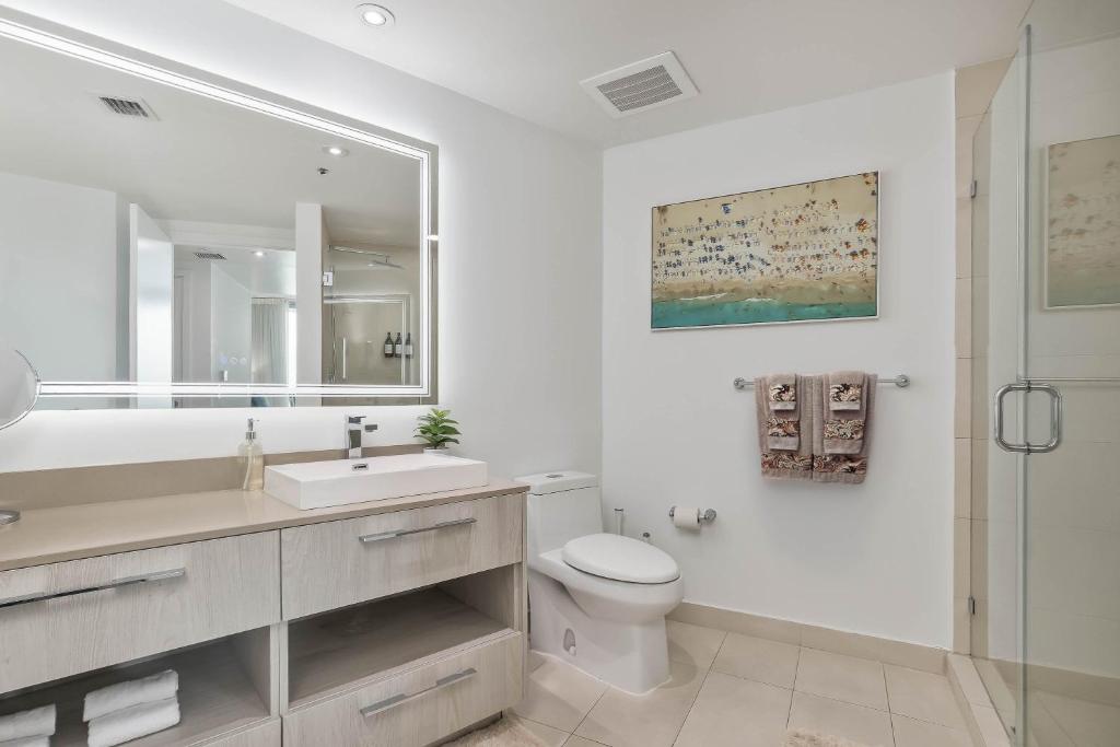 Luxurious Beachfront 2-Bedroom 2-Bathroom with balcony Condo at Lyft Resort & Residences - Miami Beach