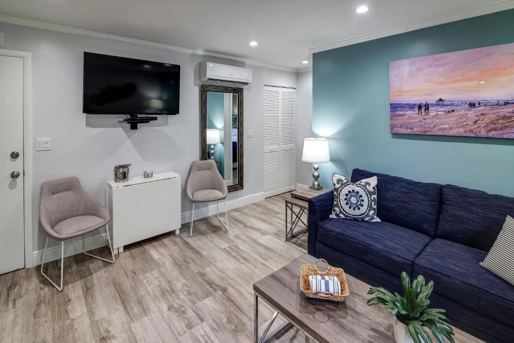 May-Dee Suites in Florida