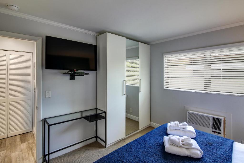 May-Dee Suites in Florida