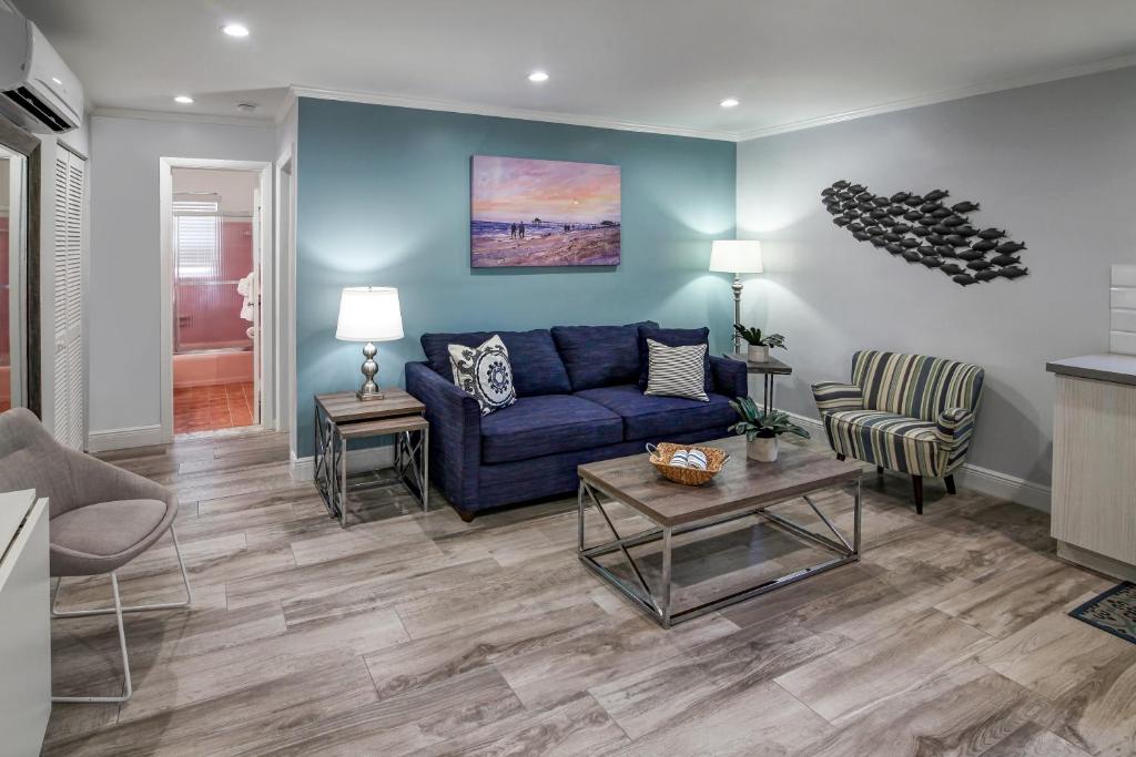 May-Dee Suites in Florida