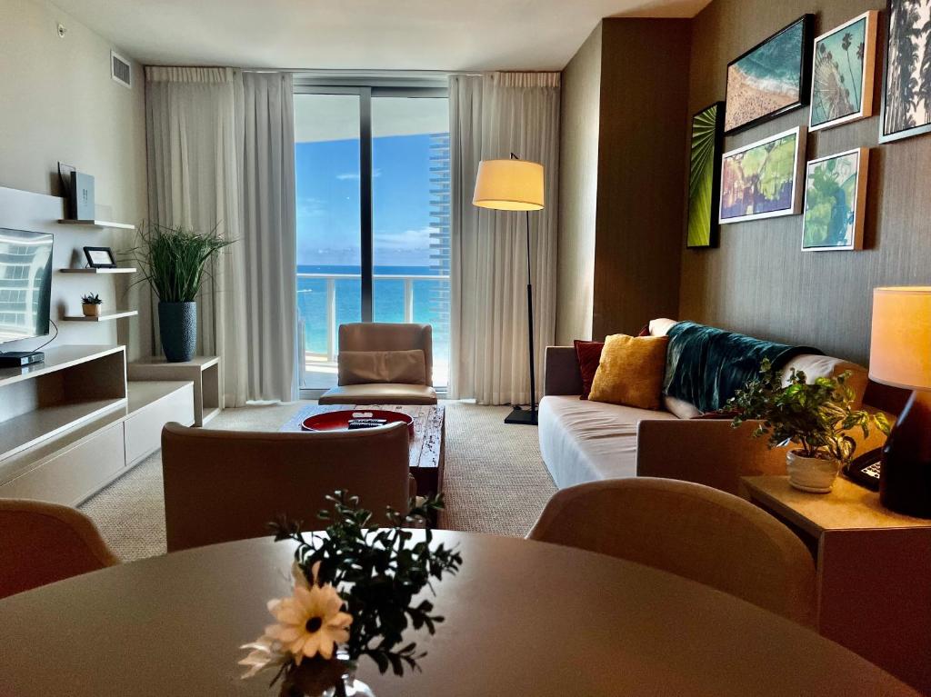 Modern Beachfront Condo with Stunning Ocean View