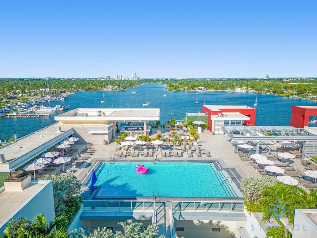 New Studio - Hollywood Beach Bliss for 2