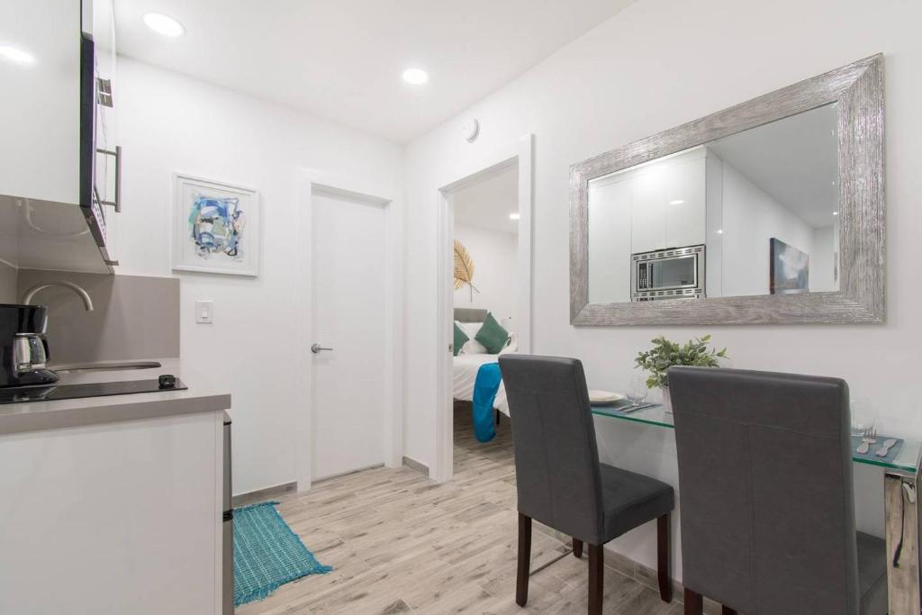 Cozy apartment wsteps to beach boardwalk