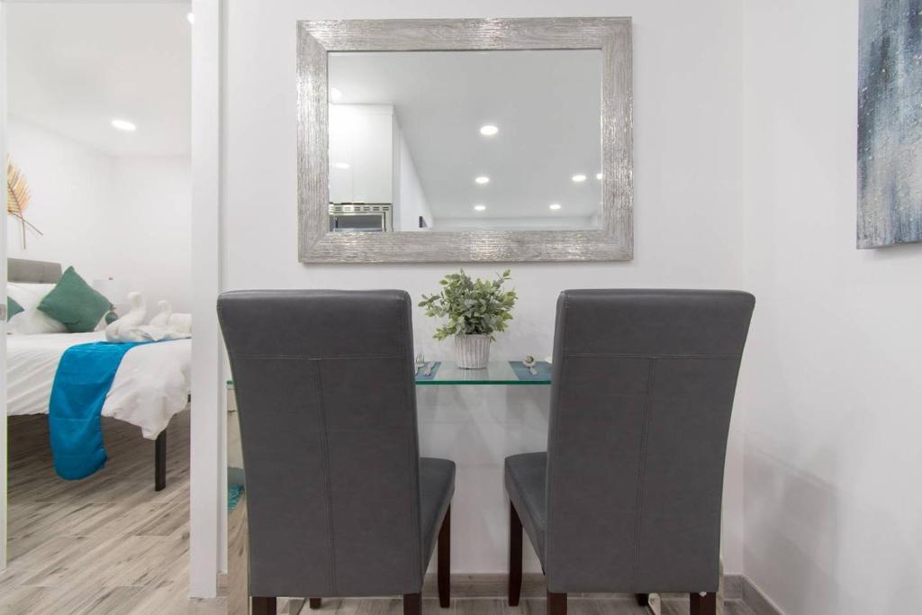 Cozy apartment wsteps to beach boardwalk