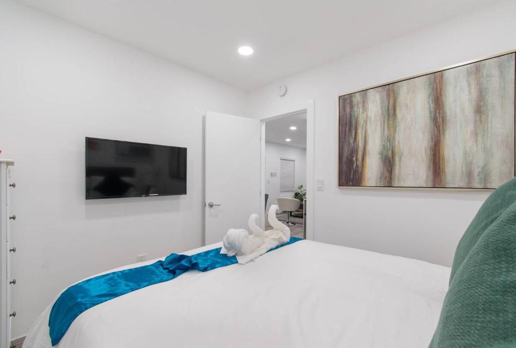 Cozy apartment wsteps to beach boardwalk