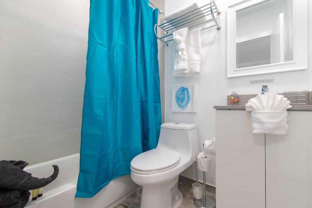 Cozy apartment wsteps to beach boardwalk