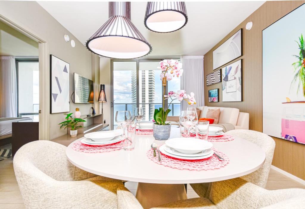 Oceanview 2BR Suite At Hyde Beach House - 5☆ Amenities