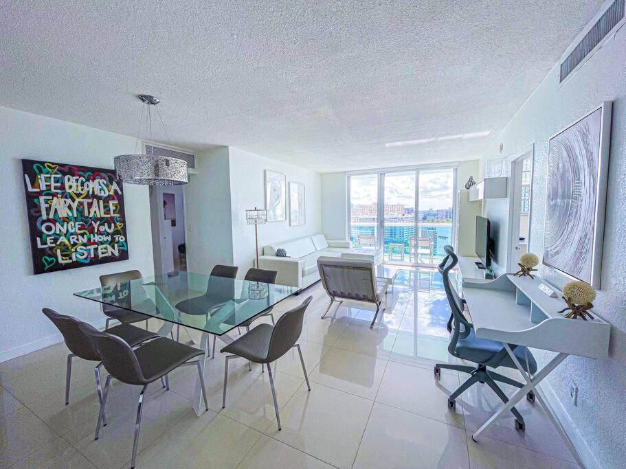 On The Sand - All The Amenities - Hollywood Beach