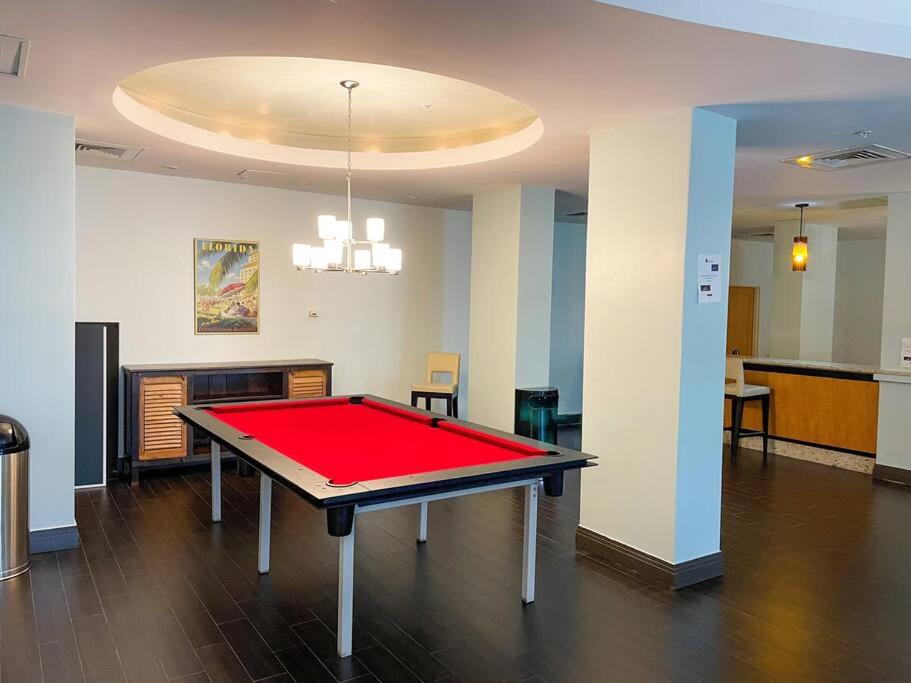 On The Sand - All The Amenities - Hollywood Beach