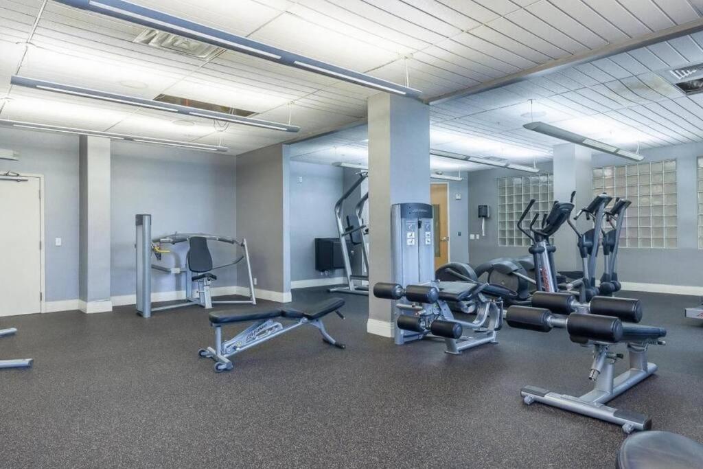 On The Sand - All The Amenities - Hollywood Beach