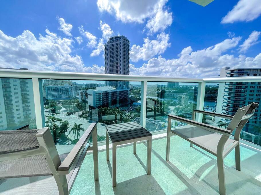 On The Sand - All The Amenities - Hollywood Beach