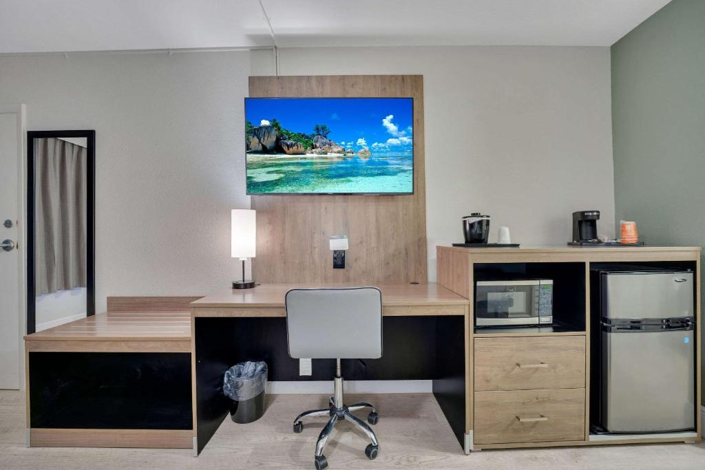 Quality Inn & Suites Airport-Cruise Port Hollywood