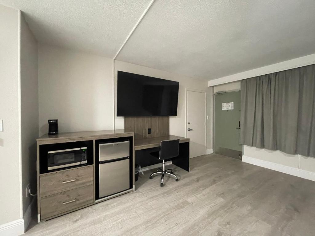 Quality Inn & Suites Airport-Cruise Port Hollywood