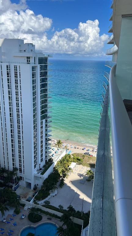 LYFE, Rent Excelent Apartment in Resort, 4Pax ,Parcial Ocean View