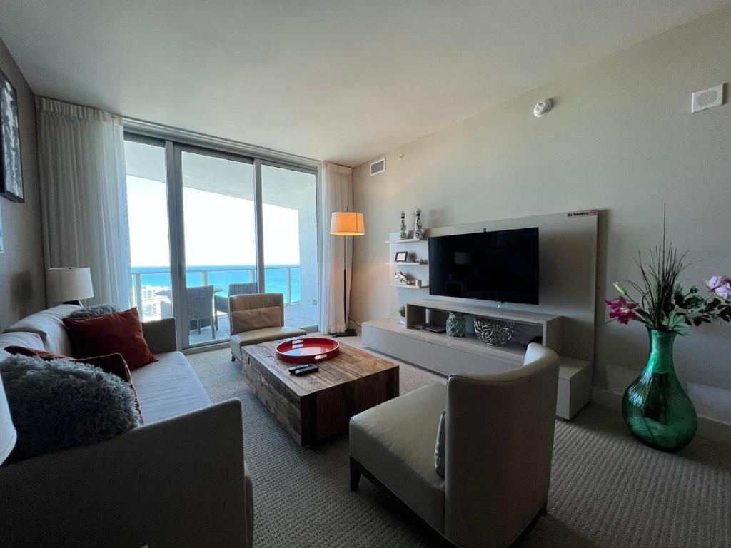 LYFE, Rent Excelent Apartment in Resort, 4Pax ,Parcial Ocean View
