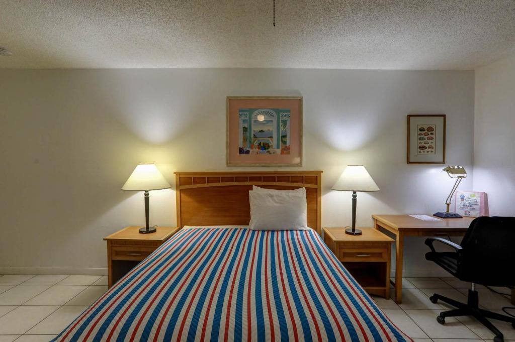 Richard's Motel Studios