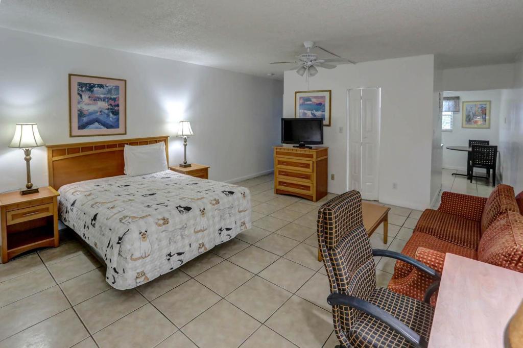 Richard's Motel Studios