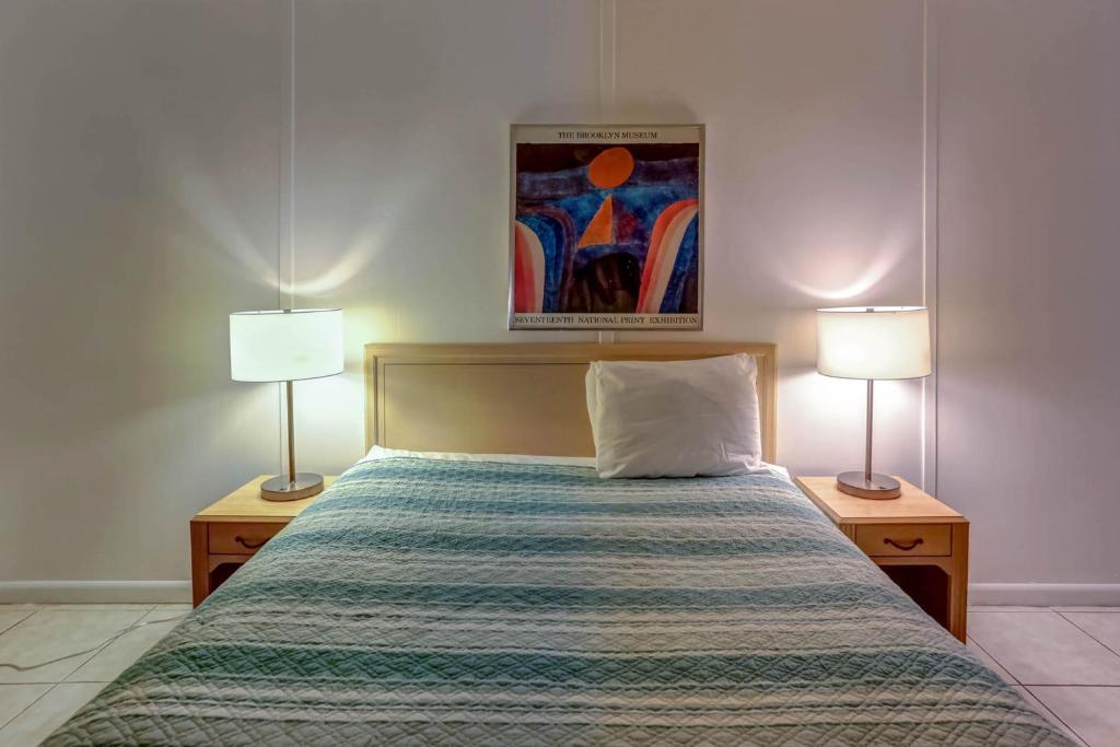 Richard's Motel Studios