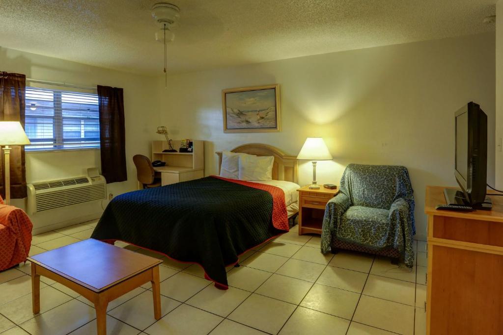 Richard's Motel Studios