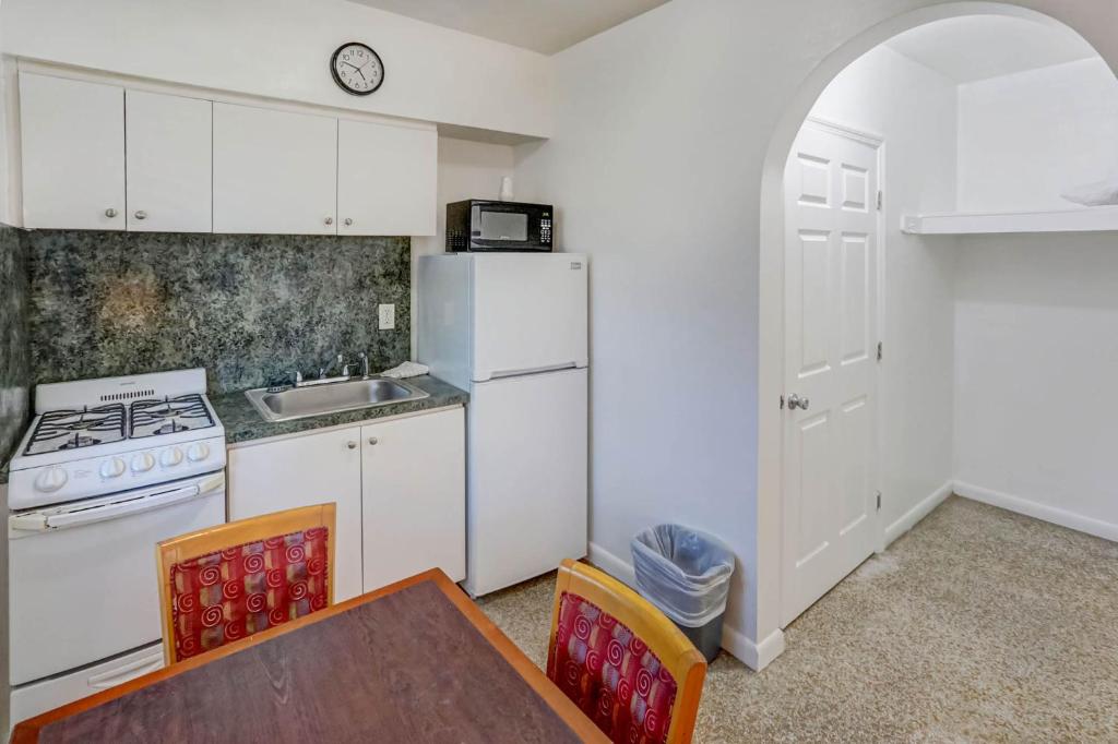 Richard's Pet Friendly Motel