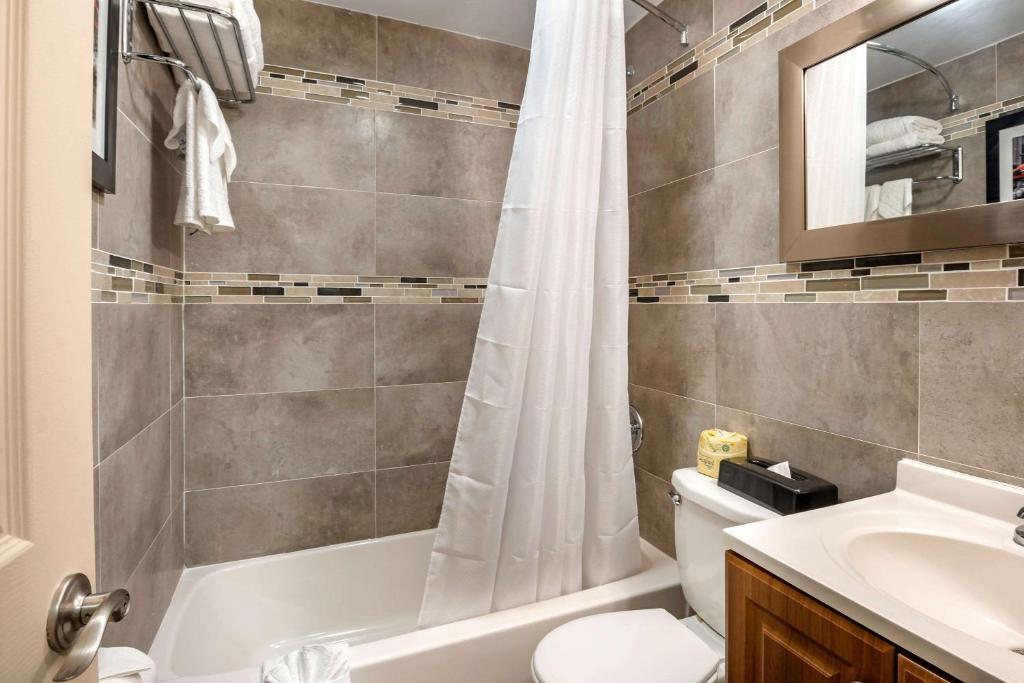 Downtown Hollywood Gardens Inn & Suites