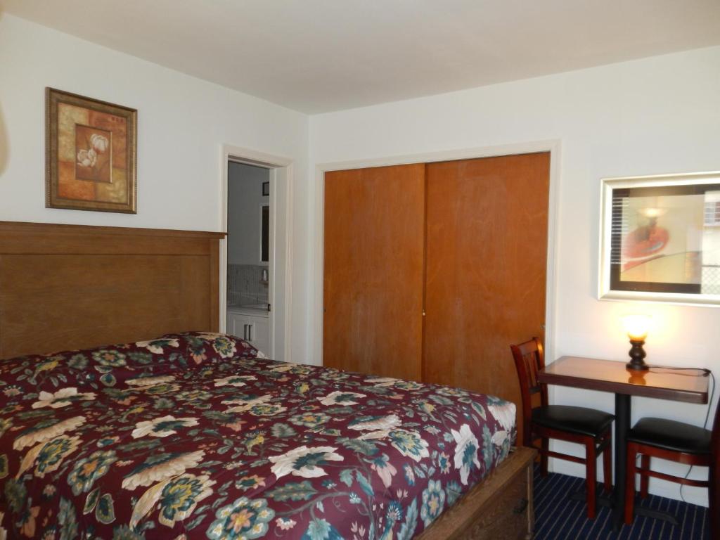 Shell Motel Hollywood