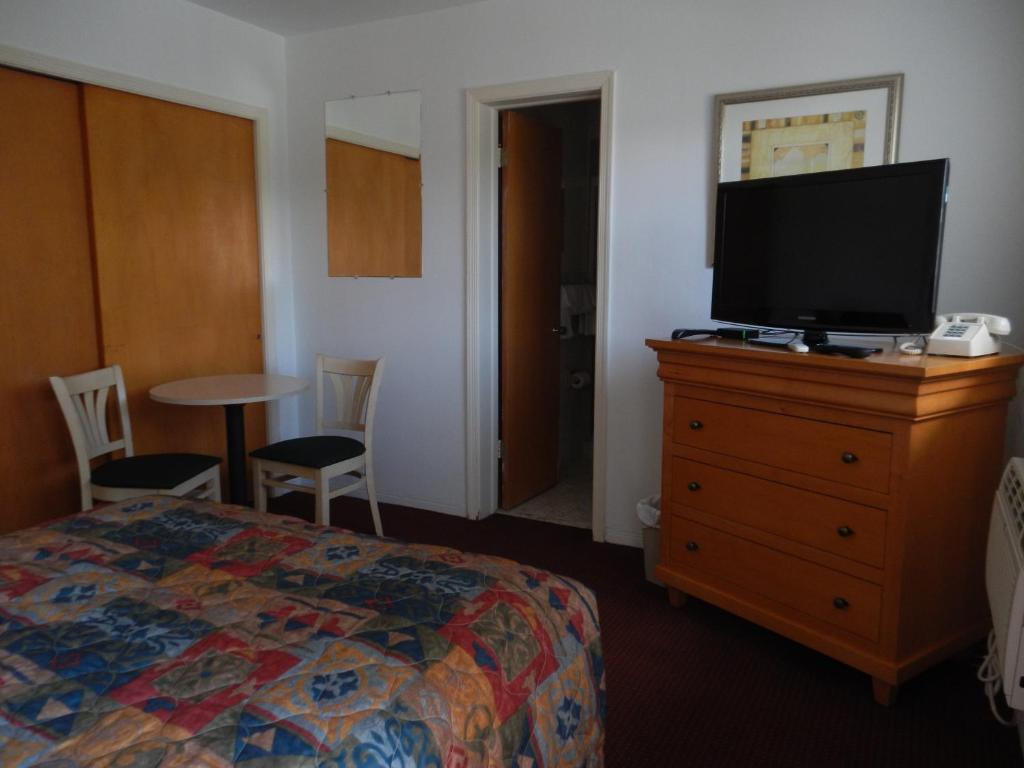 Shell Motel Hollywood