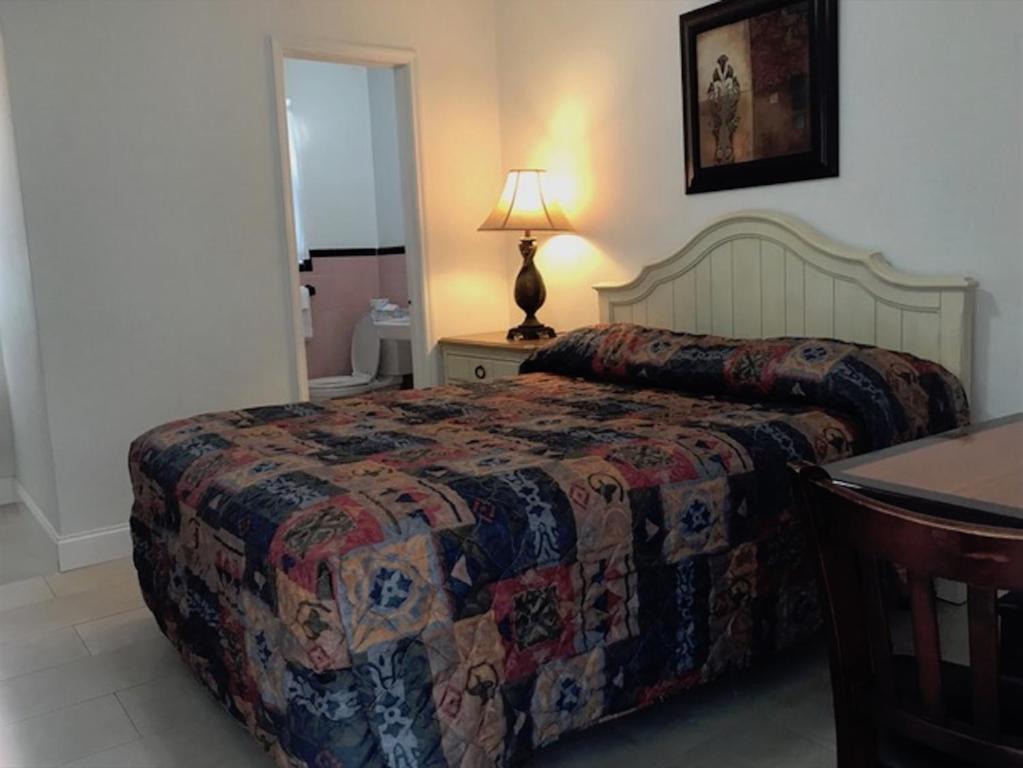 Shell Motel Hollywood