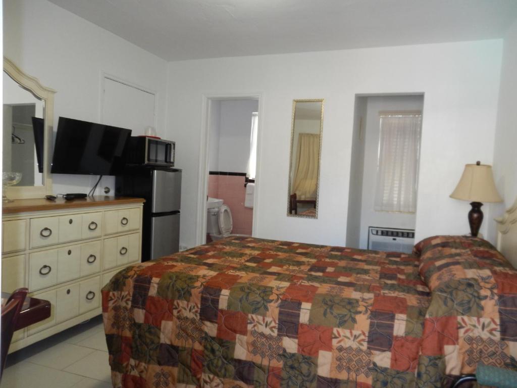 Shell Motel Hollywood