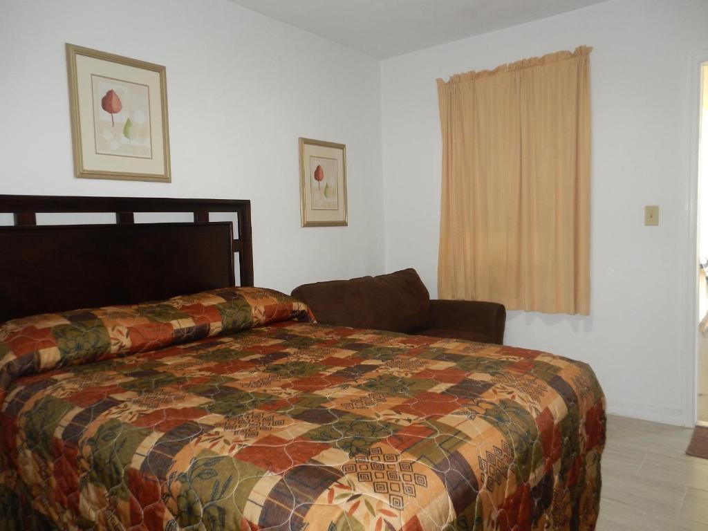 Shell Motel Hollywood