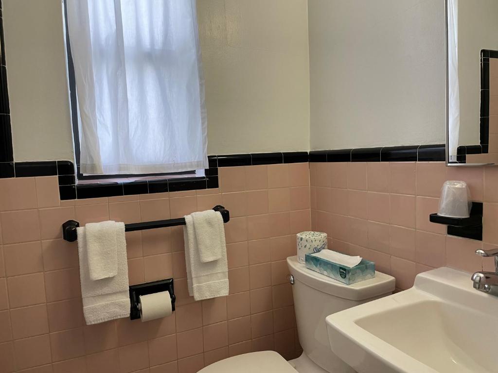 Shell Motel Hollywood