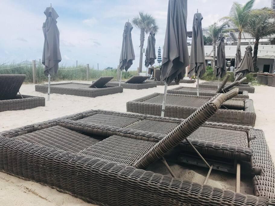 Beautiful penthouse condo with stunning views of both ocean and city