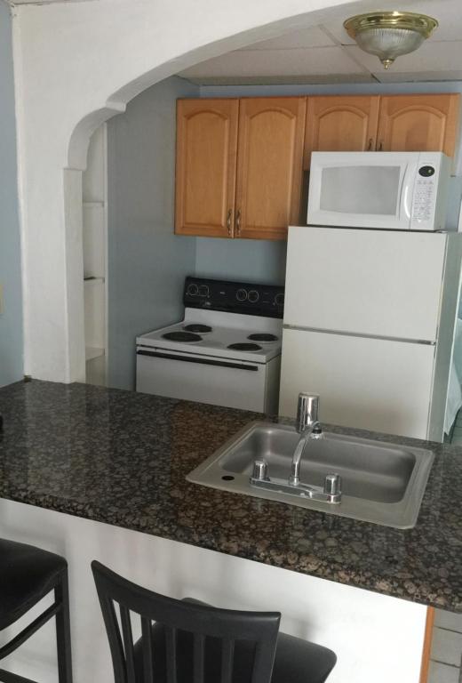 St Maurice Beach Inn