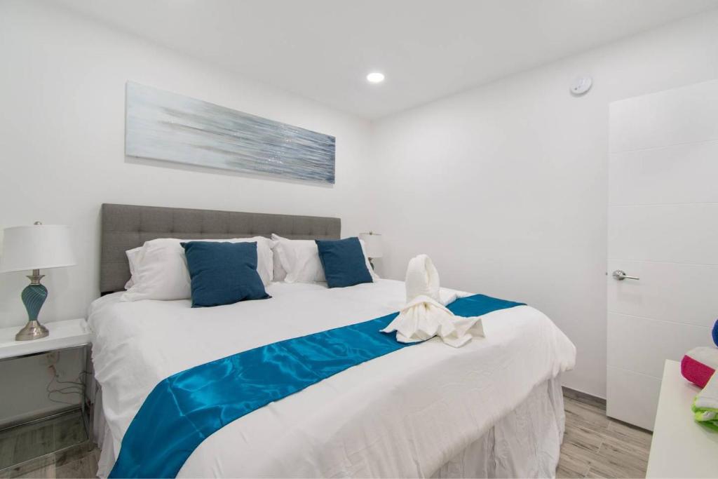 Renovated studio wocean view boardwalk steps