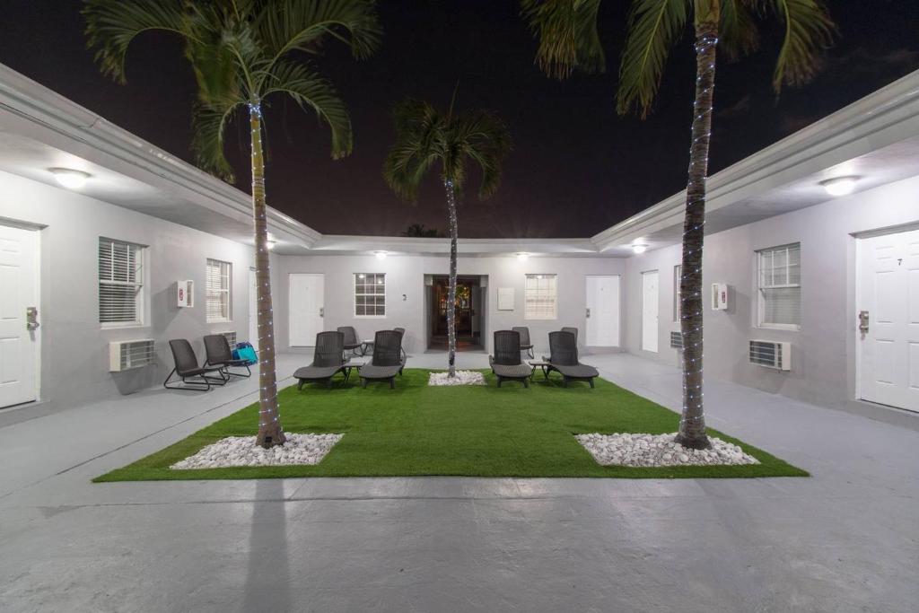 Renovated studio wocean view boardwalk steps