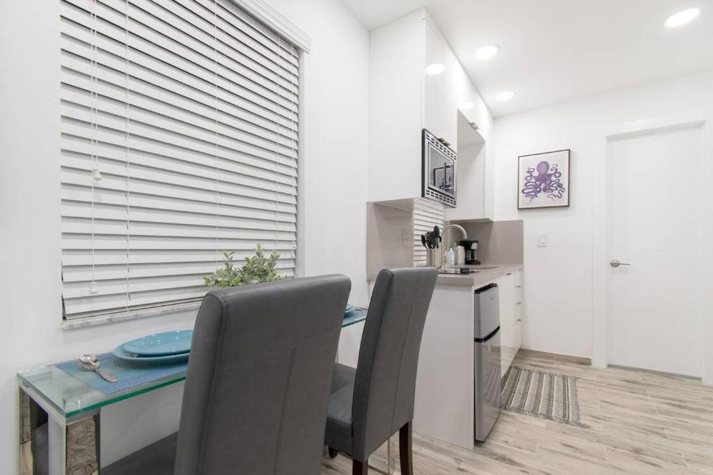 Renovated studio wocean view boardwalk steps