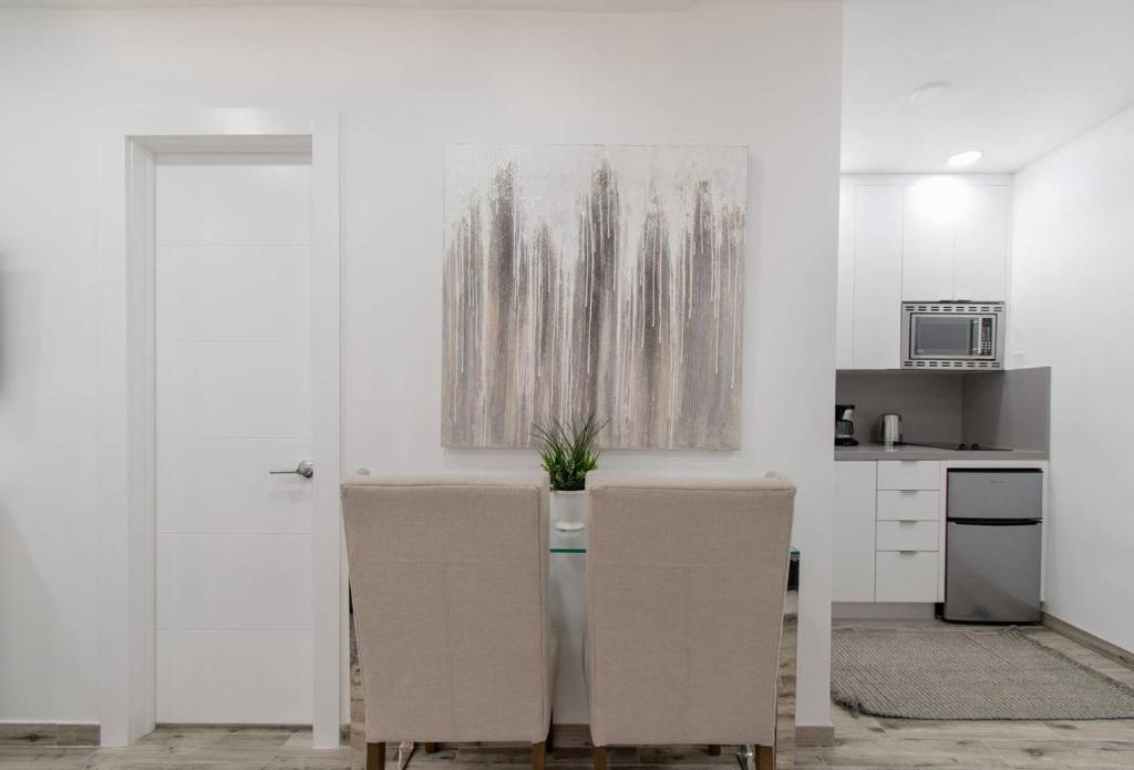 Modern apartment wking bed beach views