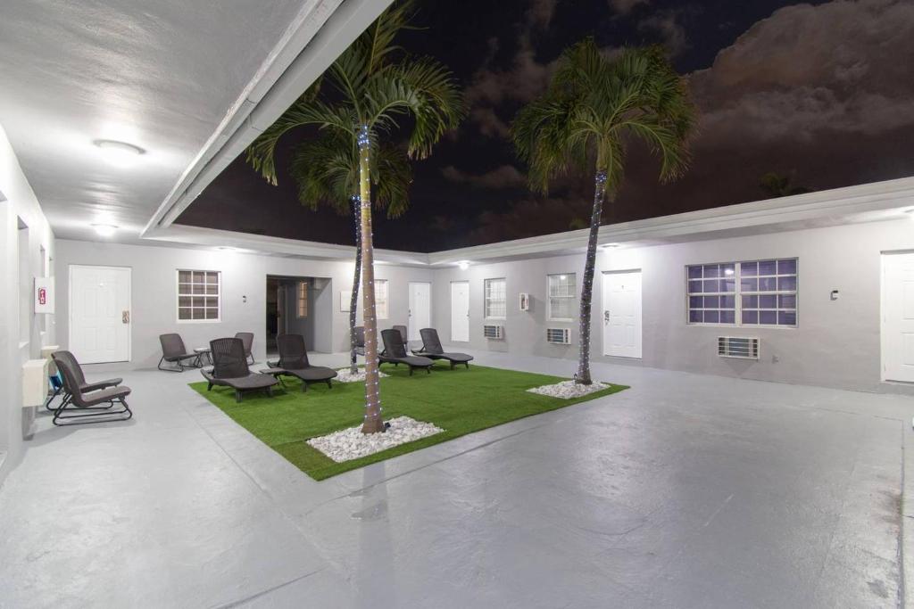 Modern apartment wking bed beach views