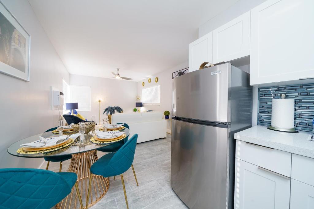 The Surf Hollywood Beach