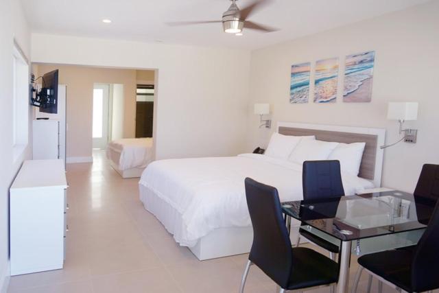 Diane Oceanfront Suites