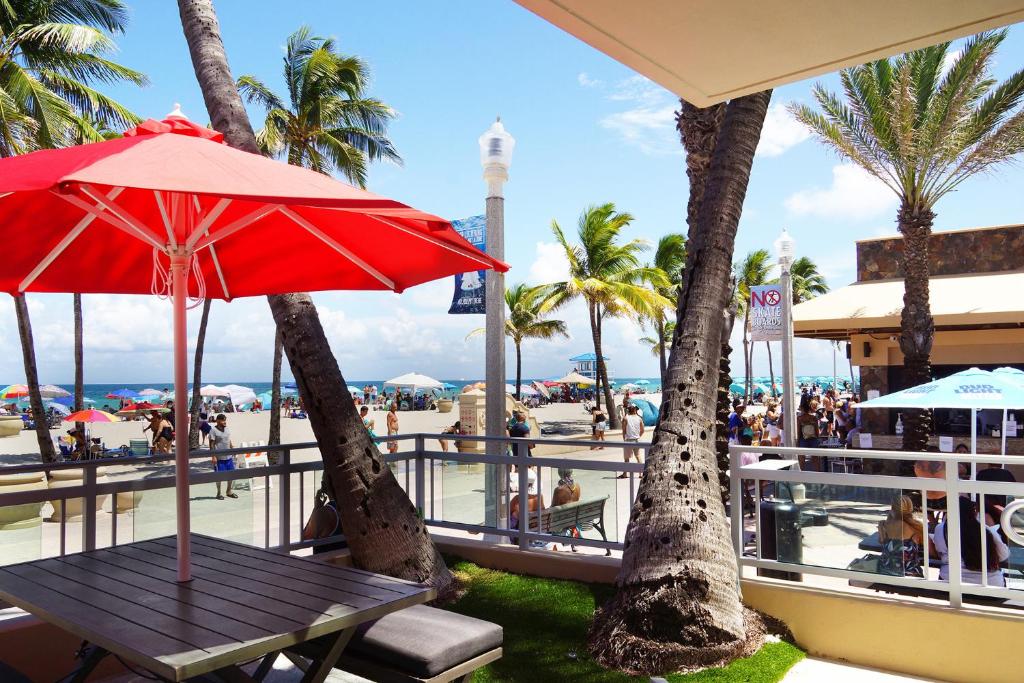 Diane Oceanfront Suites