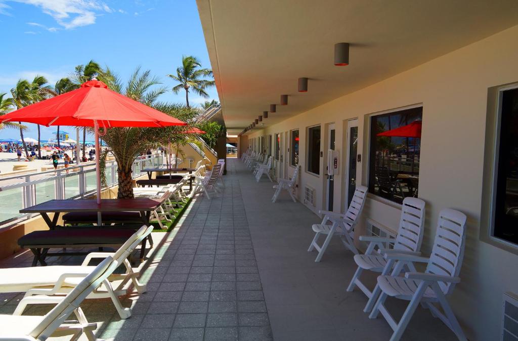 Diane Oceanfront Suites