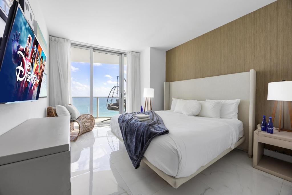 Ventur Beachfront Luxe Condo - Lyfe Beach Resort