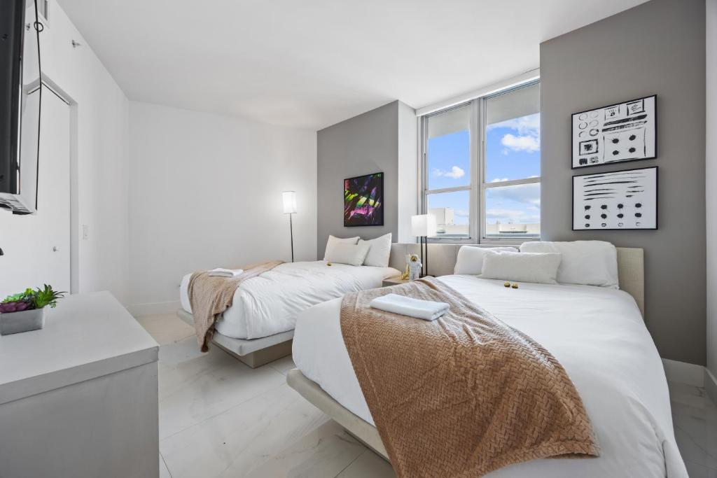 Ventur Beachfront Luxe Condo - Lyfe Beach Resort