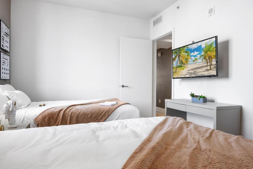 Ventur Beachfront Luxe Condo - Lyfe Beach Resort