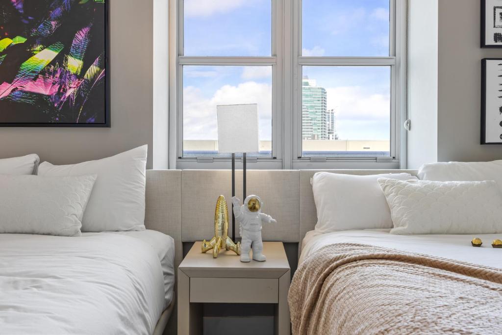 Ventur Beachfront Luxe Condo - Lyfe Beach Resort