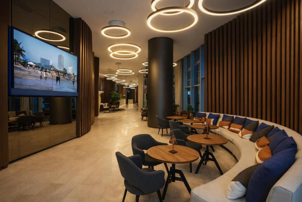 Ventur Luxe Condo l Oceanview - Gym, Beach Access